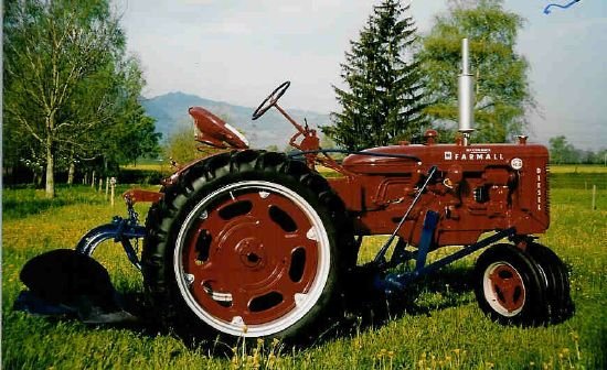 Restauration Traktor Farmall Super FCD